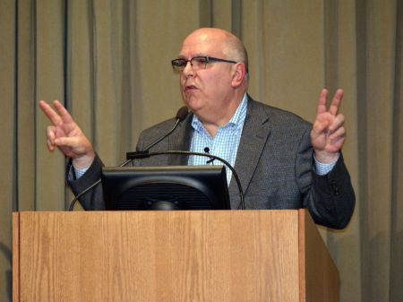 Tom Skilling is a member of the American Meteorological Society.
